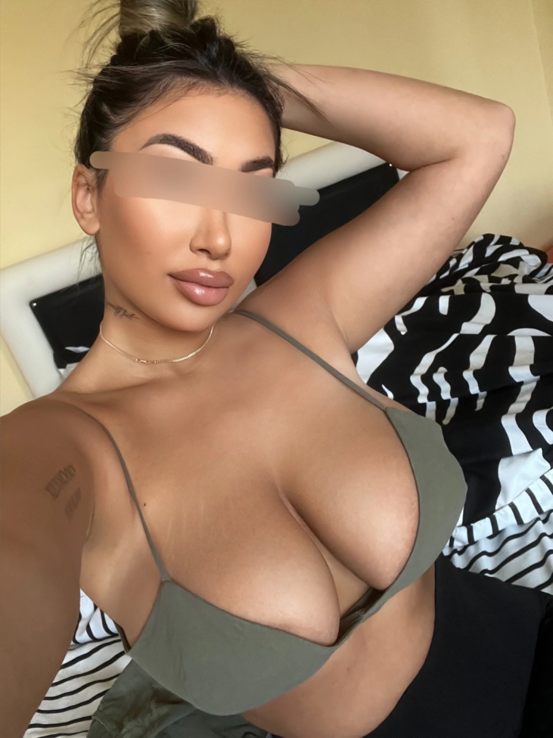 TrystHub - escort Hamburg model - Emilia Fox TrystHub - escort Hamburg - Emilia Fox