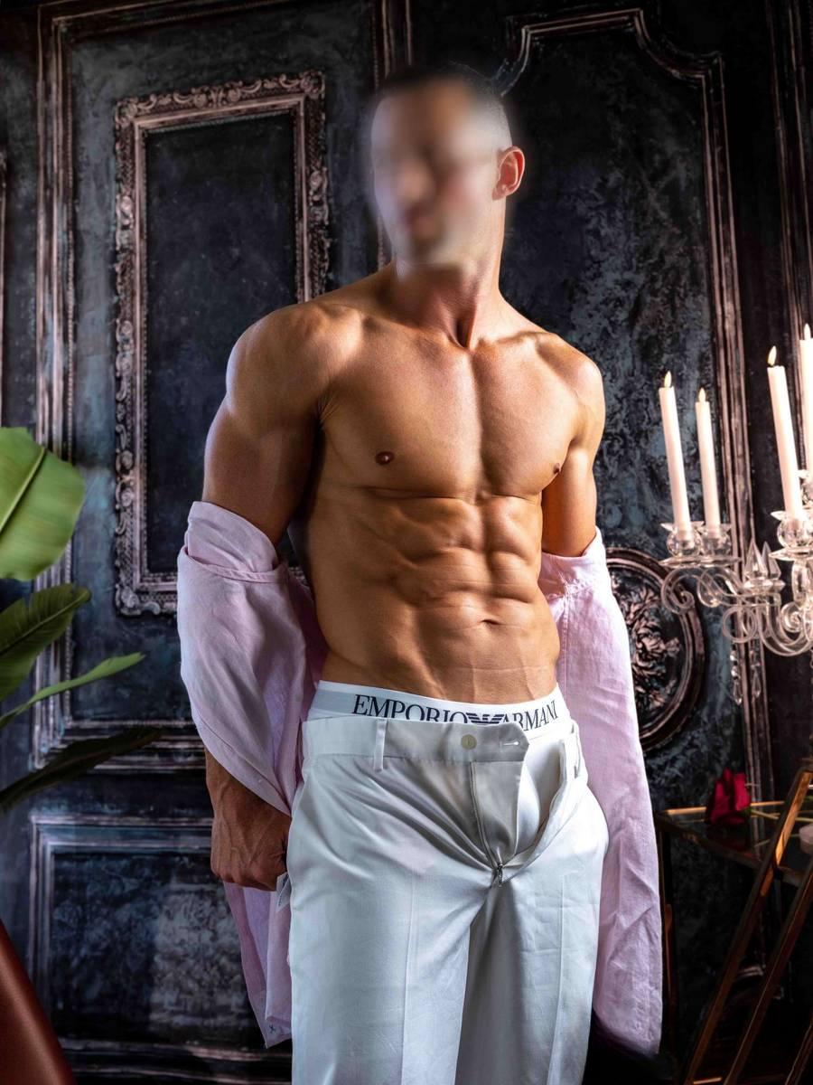 TrystHub - Oxford Escorts - Model Thomas Martin