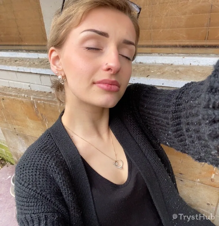 TrystHub - Washington Escorts - Model Elizabeth 